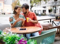 Agence de rencontre à Béziers : le choix de l'humain face aux applications